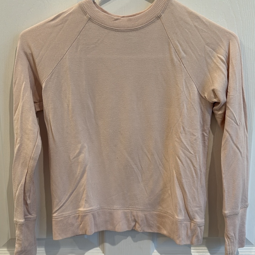 Athleta Girl super soft, fun airy back, long sleeve shirt size small/7